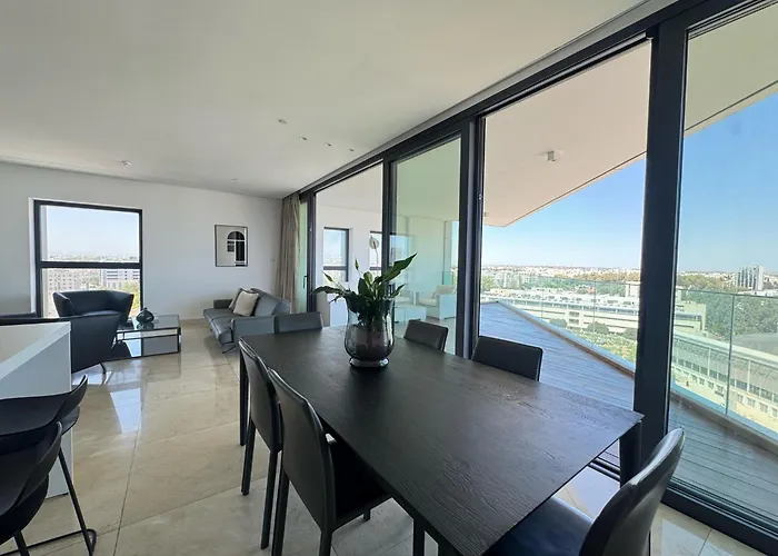 Skyhigh Park View Living Appartement